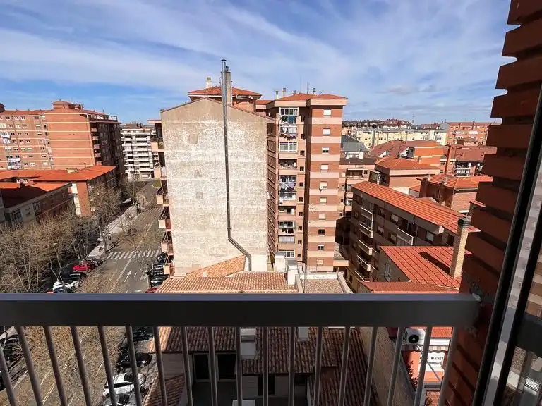 Außenansicht von Wohnung zur Miete in Zamora Capital  mit Heizung, Parkett und Terrasse