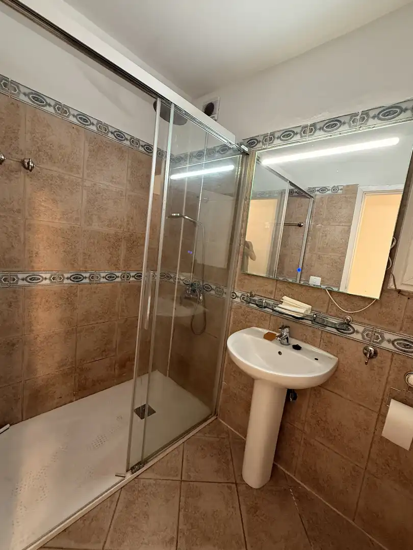 Flat for sale in Avenida la Habana, 4, Los Cristianos Bathroom of Flat for sale in Arona with Terrace