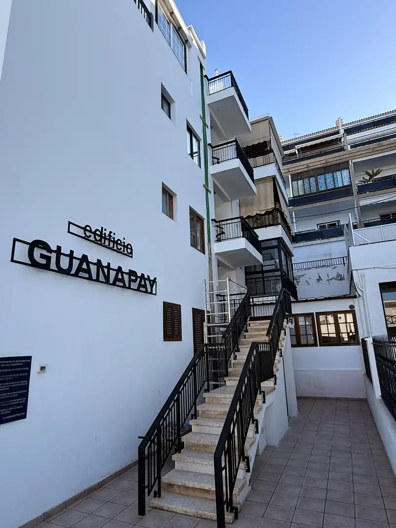 Flat for sale in Avenida la Habana, 4, Los Cristianos Exterior view of Flat for sale in Arona with Terrace
