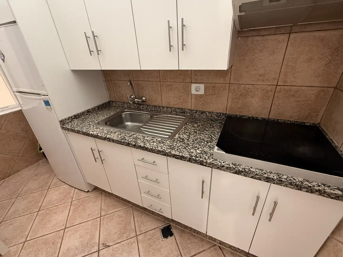 Flat for sale in Avenida la Habana, 4, Los Cristianos Kitchen of Flat for sale in Arona with Terrace