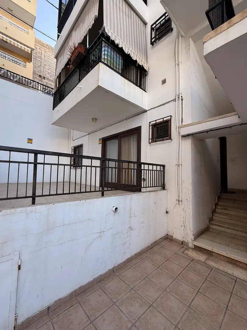 Flat for sale in Avenida la Habana, 4, Los Cristianos Balcony of Flat for sale in Arona with Terrace