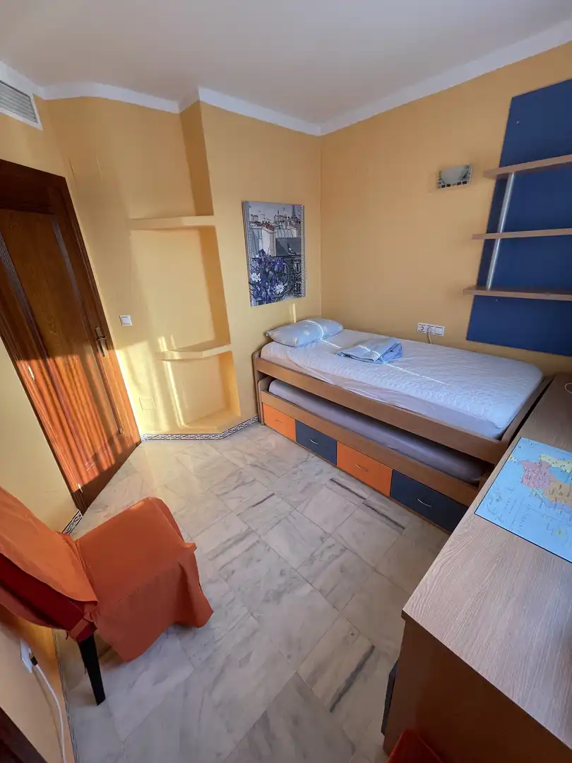 Habitación de Piso de alquiler en Torrevieja con Aire acondicionado, Calefacción y Jardín privado
