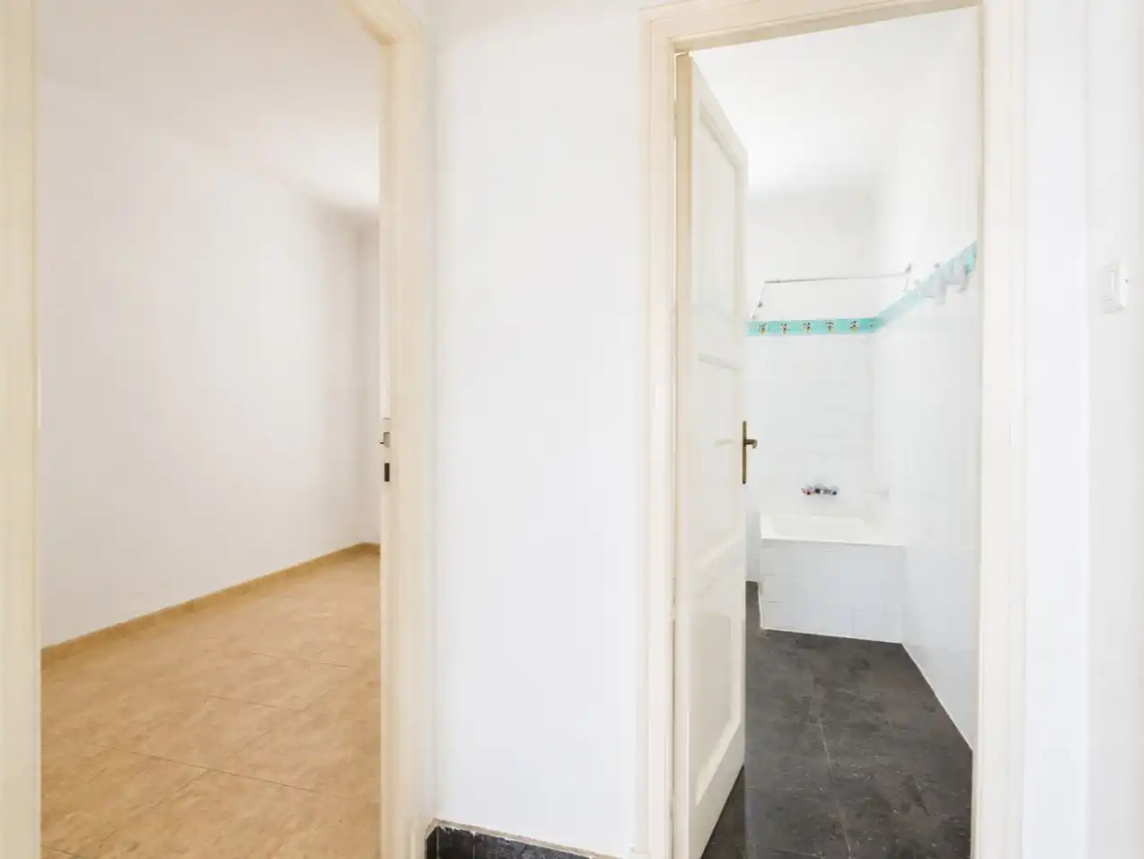Bathroom of Houses for sale in Puertollano
