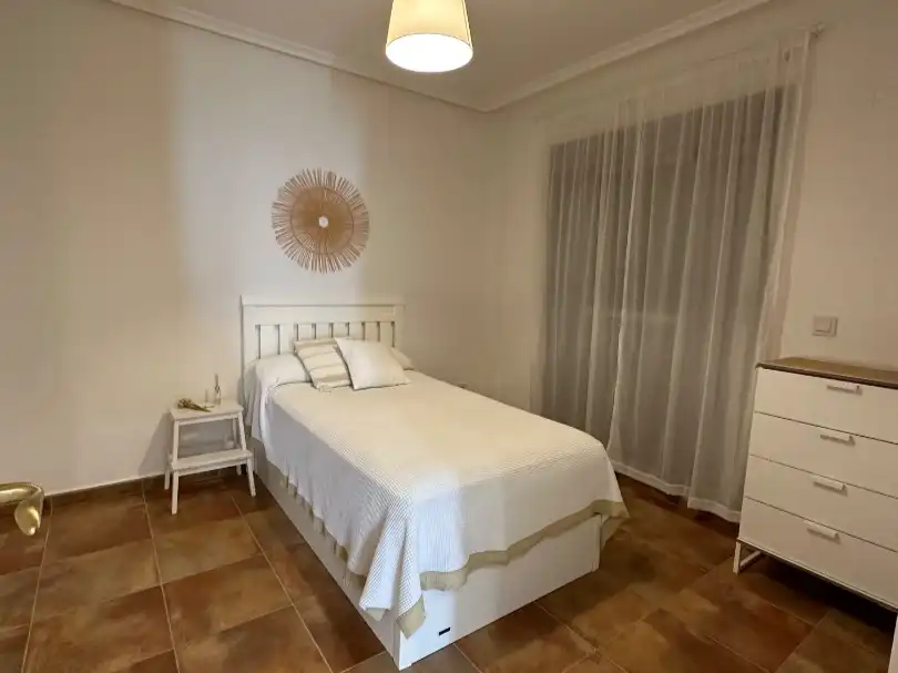 Dormitori de Dúplex de lloguer en Orihuela amb Aire condicionat, Calefacció i Terrassa
