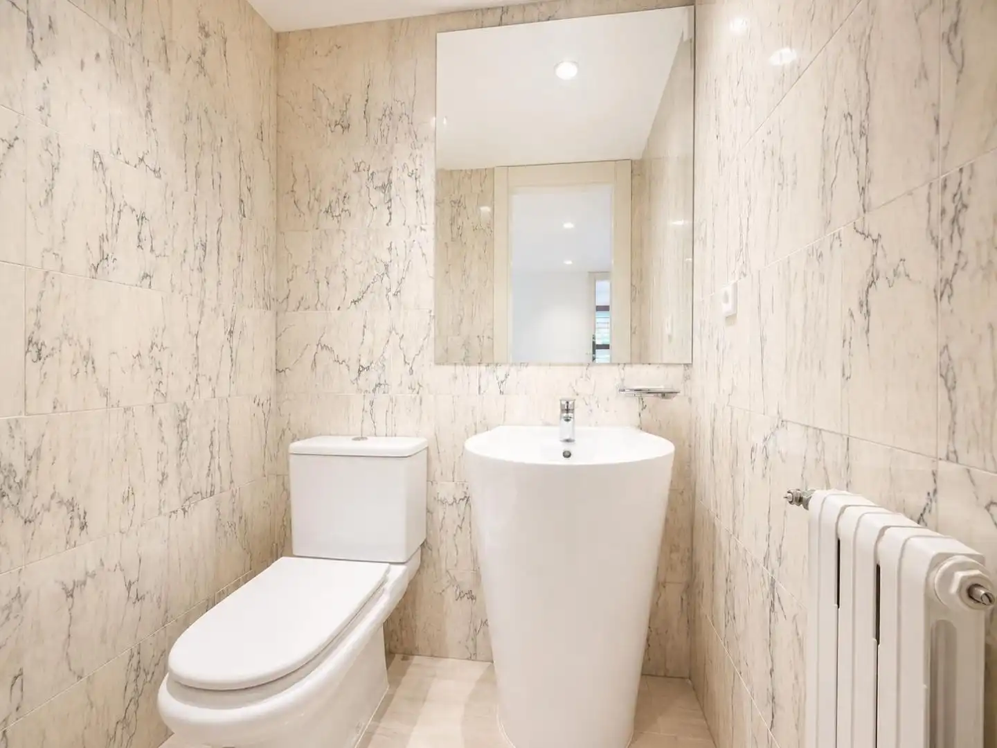 Houses for rent in Conde Orgaz - Piovera Bathroom of Houses for rent in Madrid Capital with Air Conditioner, Terrace and Swimming Pool