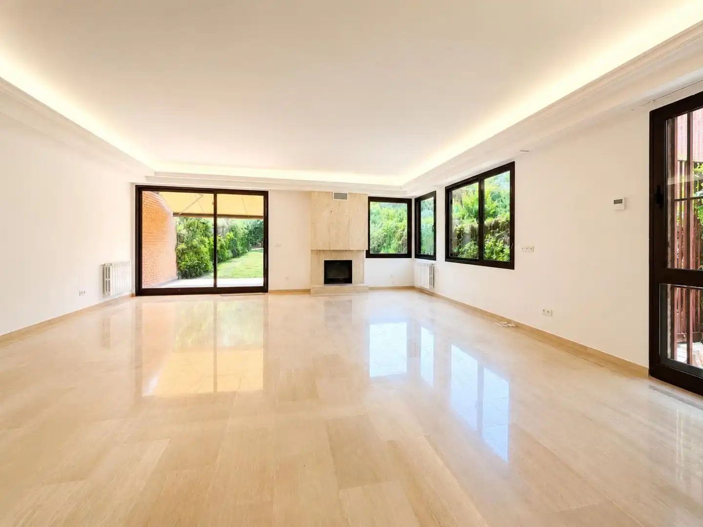 Houses for rent in Conde Orgaz - Piovera Living room of Houses for rent in Madrid Capital with Air Conditioner, Terrace and Swimming Pool