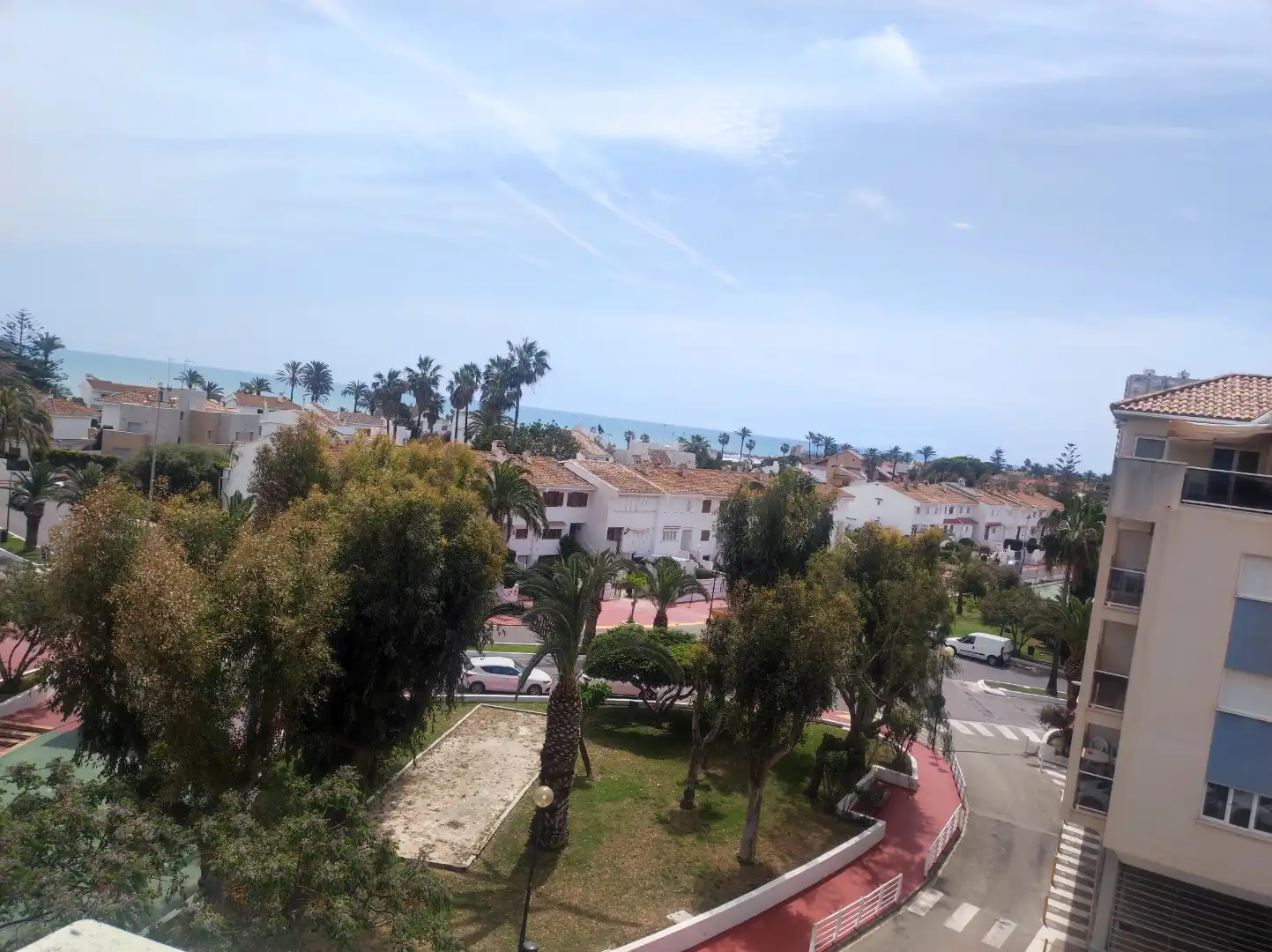 Vista exterior de Pis de lloguer en El Puig de Santa Maria amb Aire condicionat, Jardí privat i Piscina