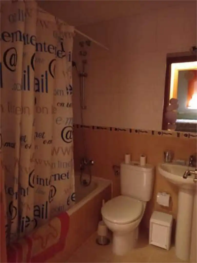 Baño de Piso de alquiler en Hervás con Calefacción y Amueblado