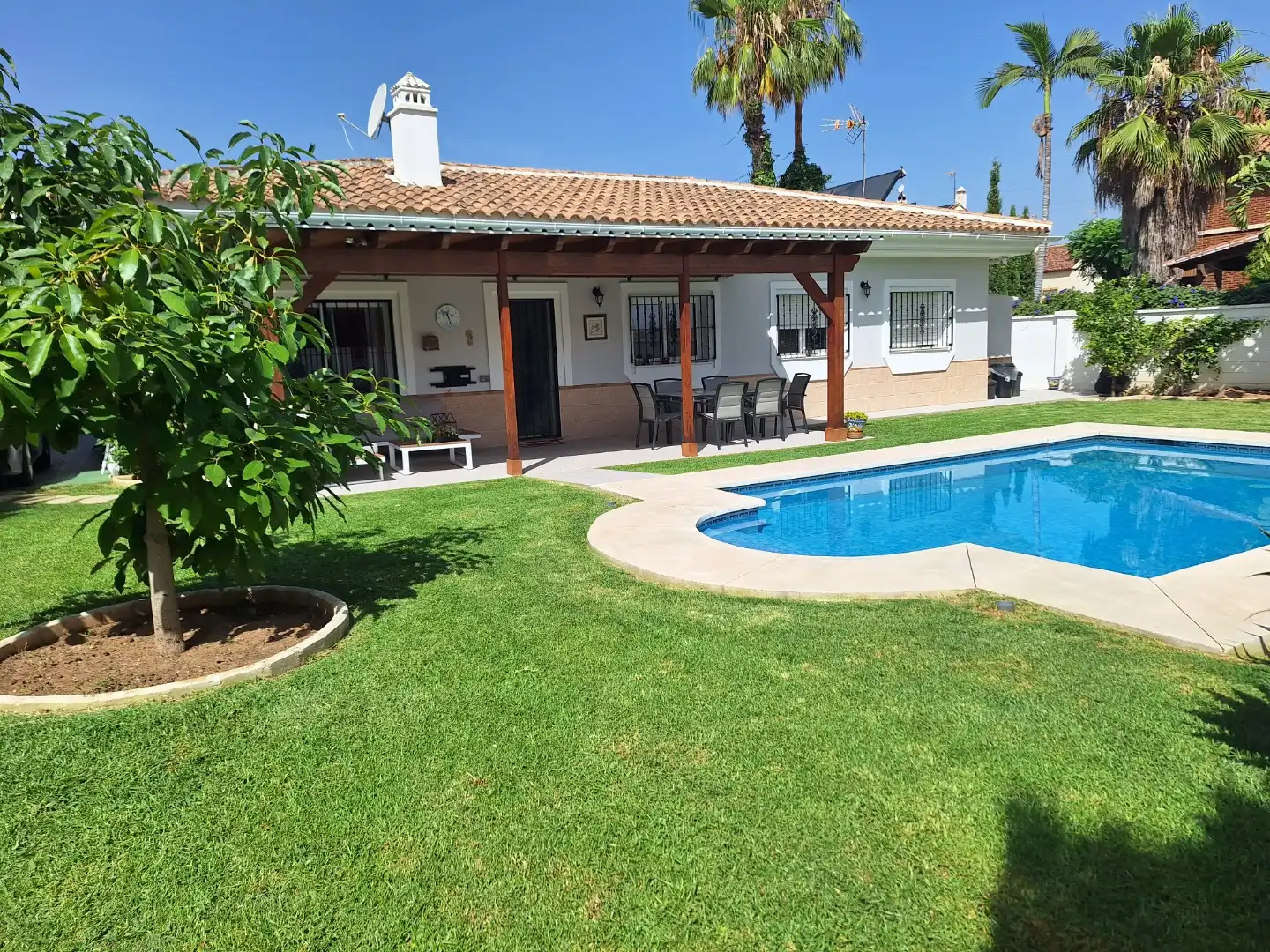 Casa o chalet en venta en Calle Alhucemas, 1, Capellanía - Retamar Jardín de Casa o chalet en venta en Alhaurín de la Torre con Aire acondicionado, Calefacción y Horno
