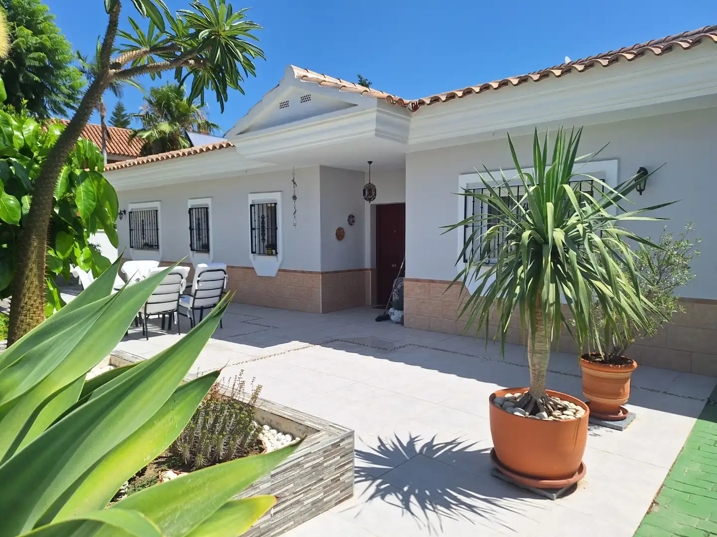 Casa o chalet en venta en Calle Alhucemas, 1, Capellanía - Retamar Vista exterior de Casa o chalet en venta en Alhaurín de la Torre con Aire acondicionado, Calefacción y Horno