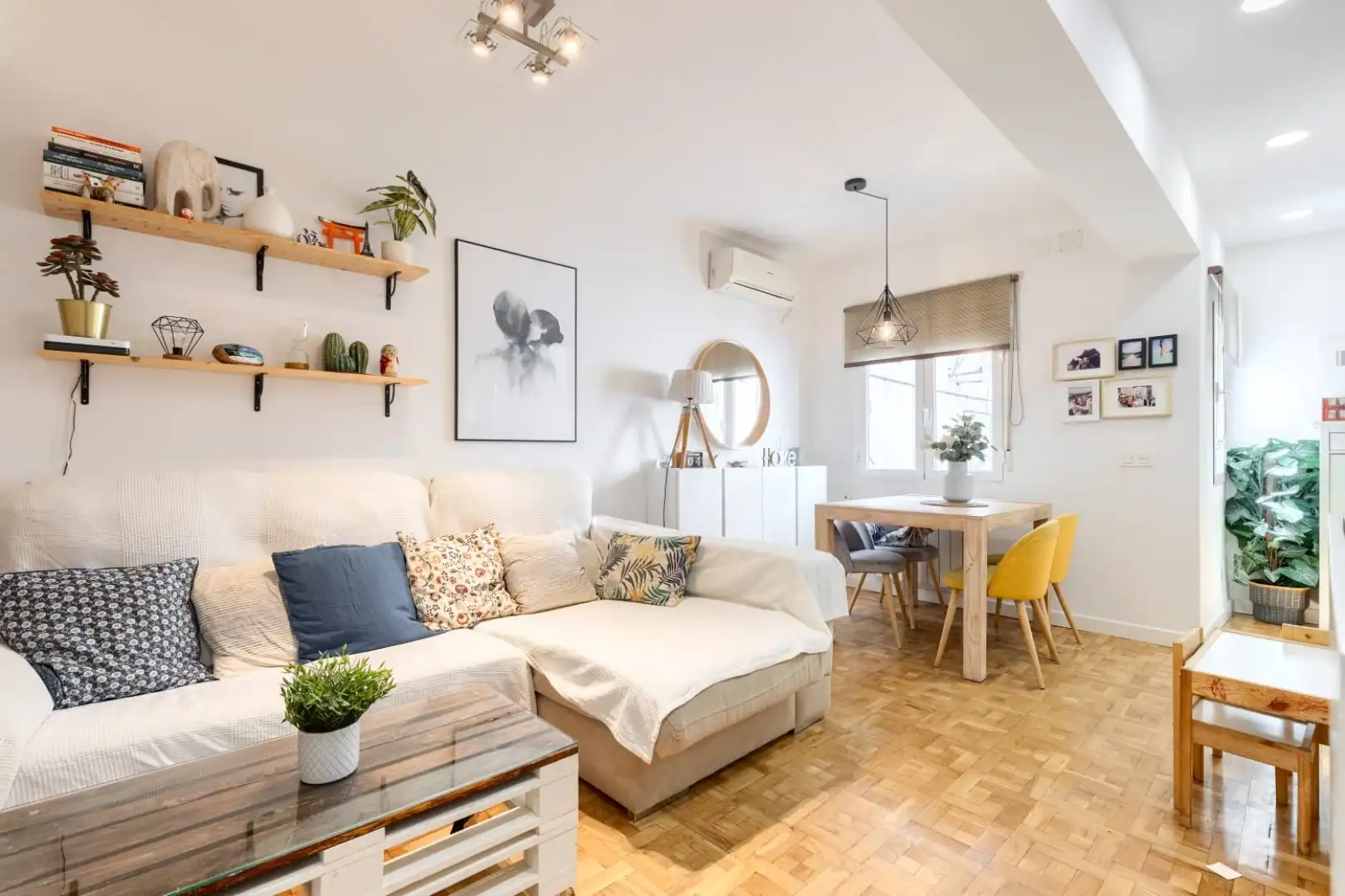 Wohnung zum Verkauf in Calle de Eugenio Salazar, 19, Ciudad Jardín Wohnzimmer von Wohnung zum Verkauf in Madrid Capital mit Klimaanlage
