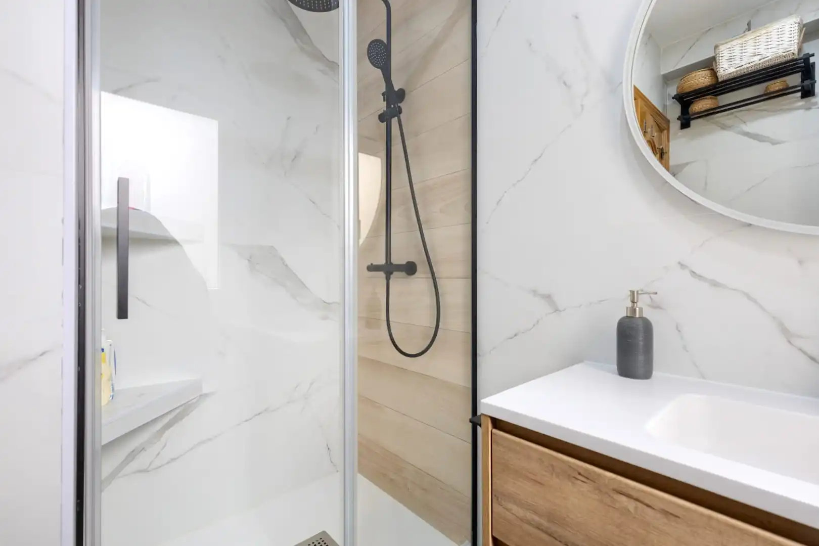 Wohnung zum Verkauf in Calle de Eugenio Salazar, 19, Ciudad Jardín Badezimmer von Wohnung zum Verkauf in Madrid Capital mit Klimaanlage