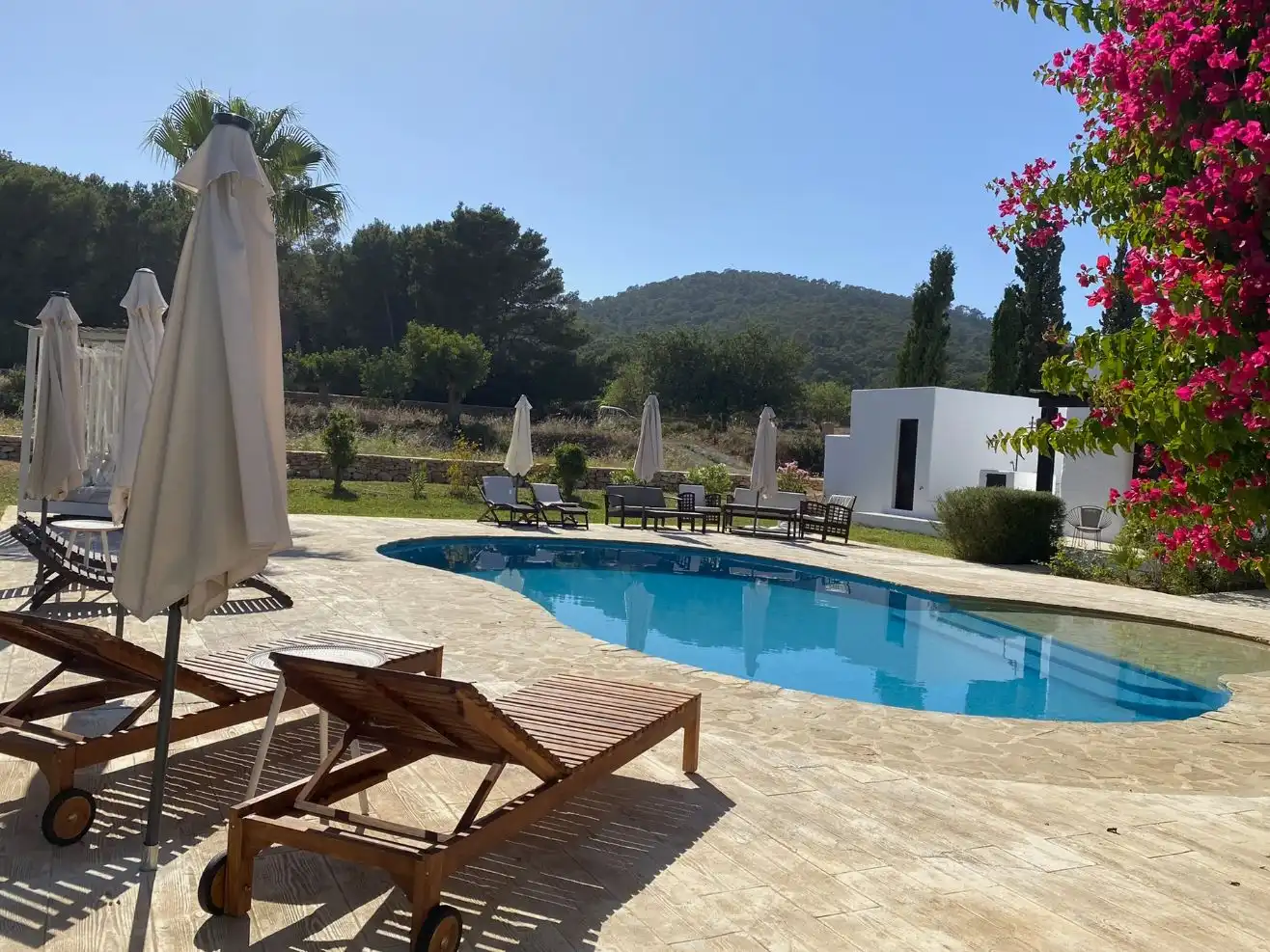 Piscina de Pis de lloguer en Santa Eulària des Riu amb Calefacció, Jardí privat i Terrassa