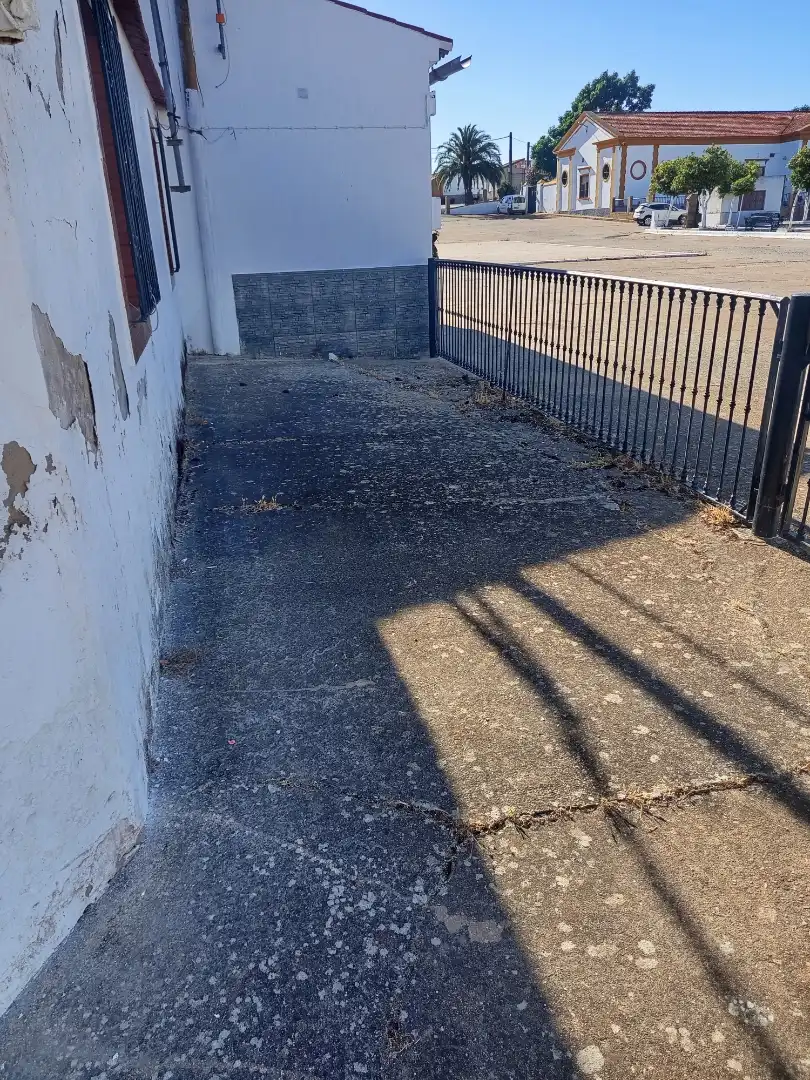 Parking of Detached homes for sale in Alosno