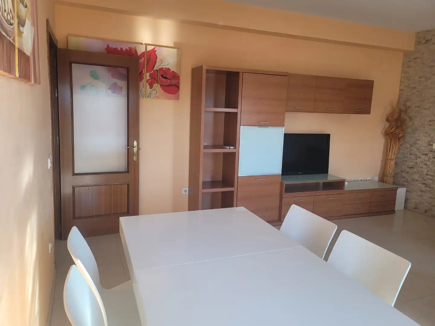 Sala de estar de Piso de alquiler en Dos Hermanas con Aire acondicionado, Calefacción y Jardín privado