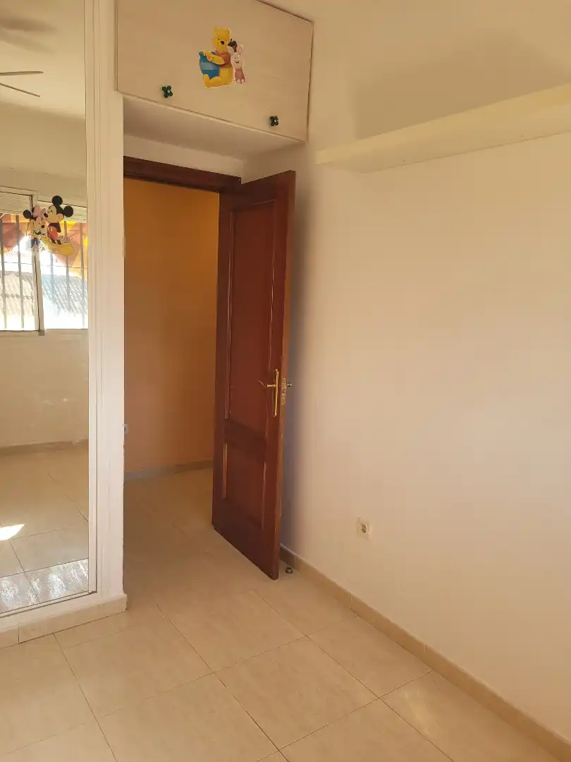 Piso de alquiler en Dos Hermanas con Aire acondicionado, Calefacción y Jardín privado
