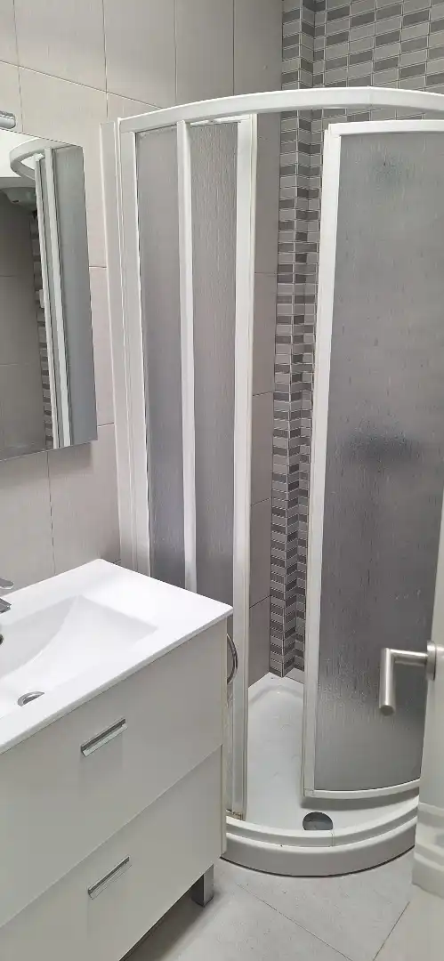 Pis de lloguer a Carrer del Mestral, 43, El Grao Bany de Pis de lloguer en Castellón de la Plana / Castelló de la Plana amb Terrassa i Moblat