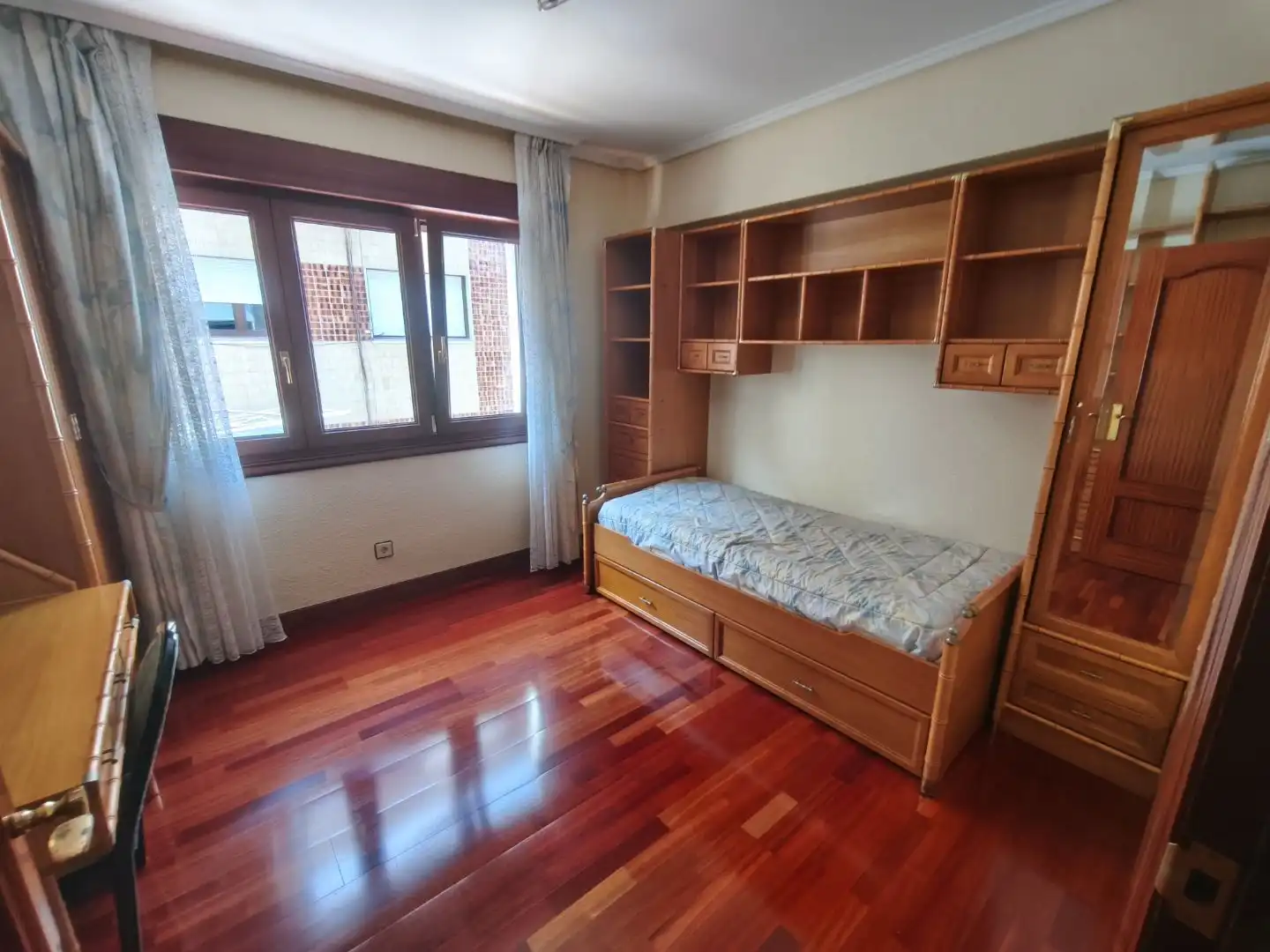 Piso en venta en Puerto de Orduña Kalea, 11, Santa María de Getxo Habitación de Piso en venta en Getxo