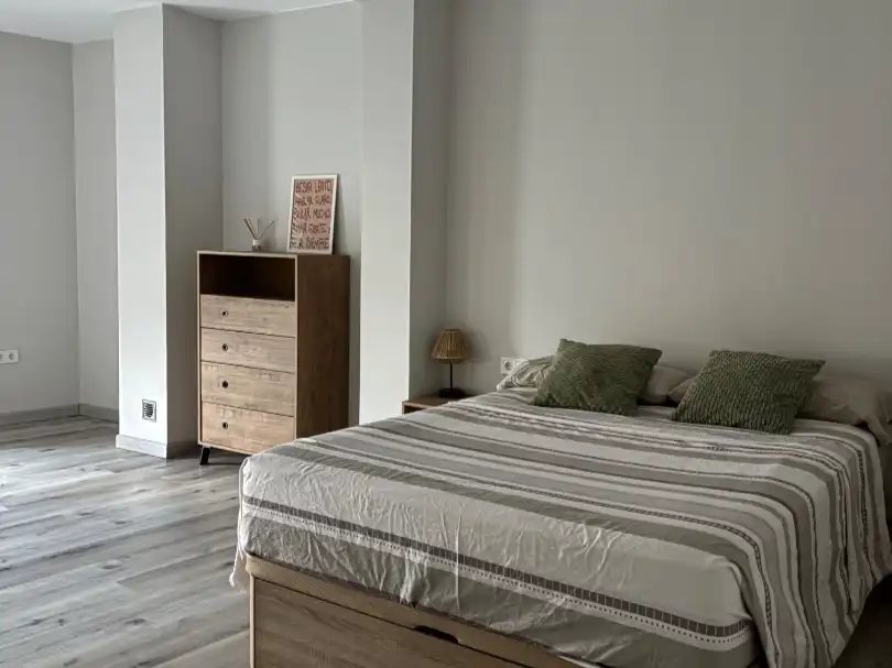 Habitación de Casa adosada en venta en Les Alqueries / Alquerías del Niño Perdido con Terraza, Trastero y Amueblado