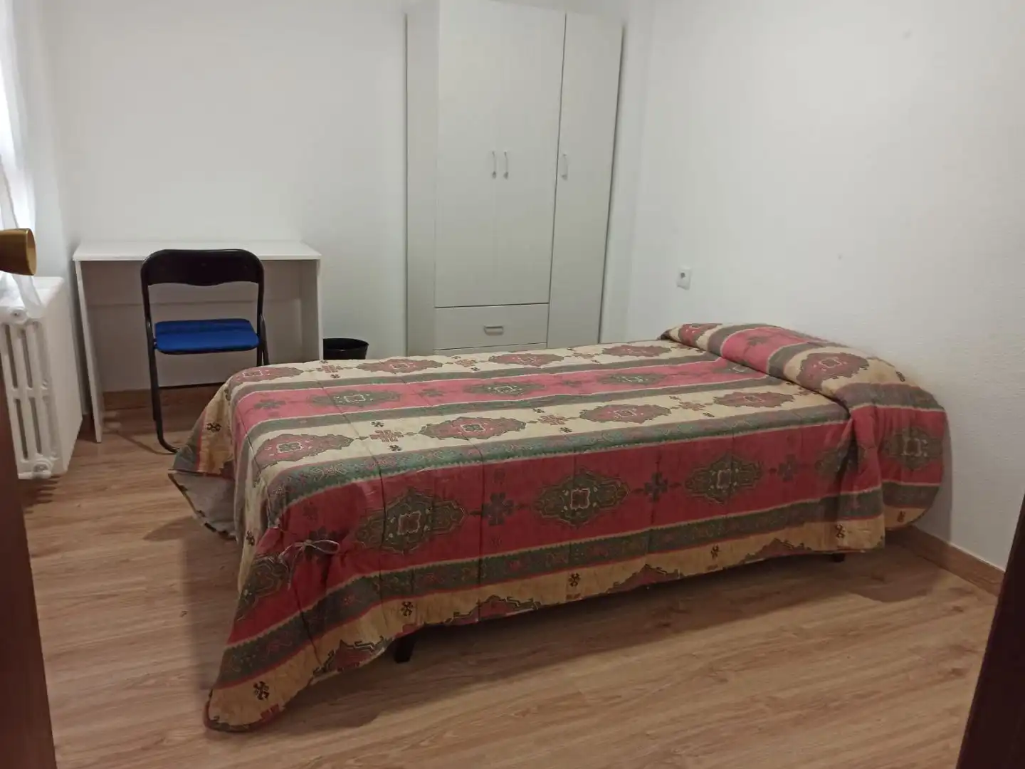 Wohnung zur Miete in Calle Doctor Fleming, 28, Albacete Capital Schlafzimmer von Wohnung zur Miete in Albacete Capital mit Balkon