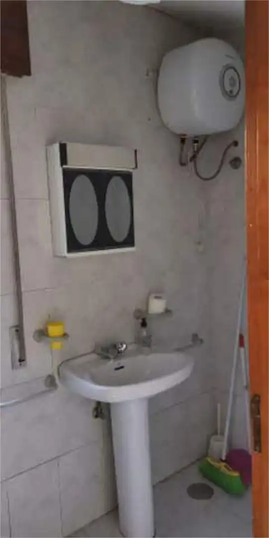 Attic for rent in Conxo Bathroom of Attic for rent in Santiago de Compostela with Heating and Furnished