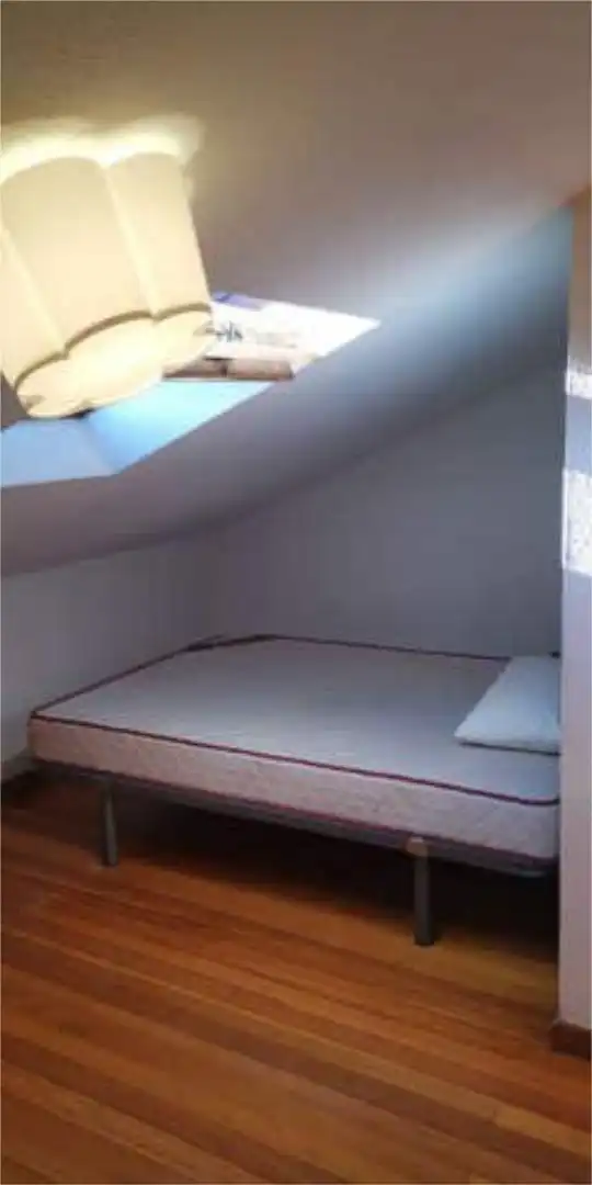 Attic for rent in Conxo Bedroom of Attic for rent in Santiago de Compostela with Heating and Furnished