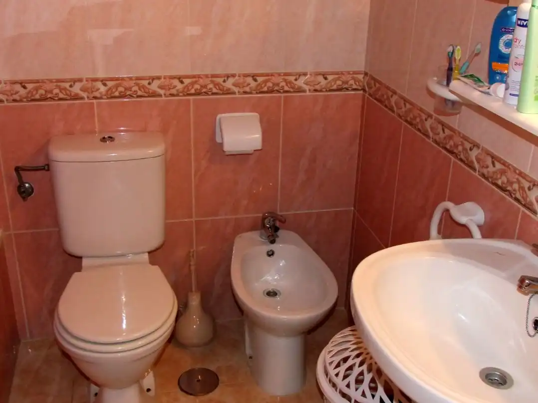 Bany de Pis de lloguer en Orihuela amb Calefacció, Terrassa i Piscina
