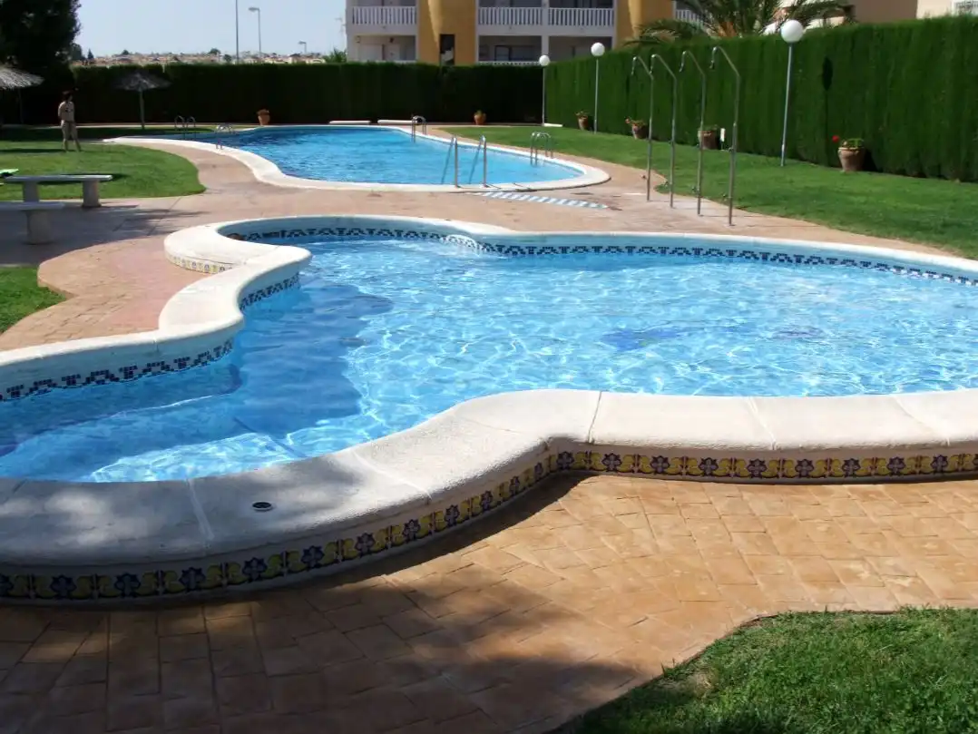 Piscina de Pis de lloguer en Orihuela amb Calefacció, Terrassa i Piscina