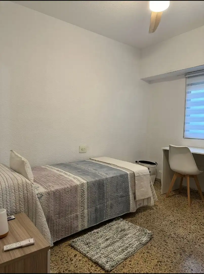 Room in Carrer del Beat Nicolau Factor, 21, Barrio de Patraix Room in Carrer del Beat Nicolau Factor, 21, Barrio de Patraix
