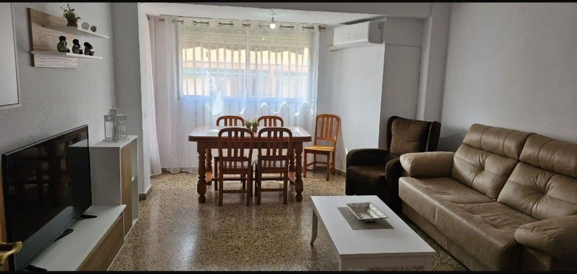 Room in Carrer del Beat Nicolau Factor, 21, Barrio de Patraix Room in Carrer del Beat Nicolau Factor, 21, Barrio de Patraix
