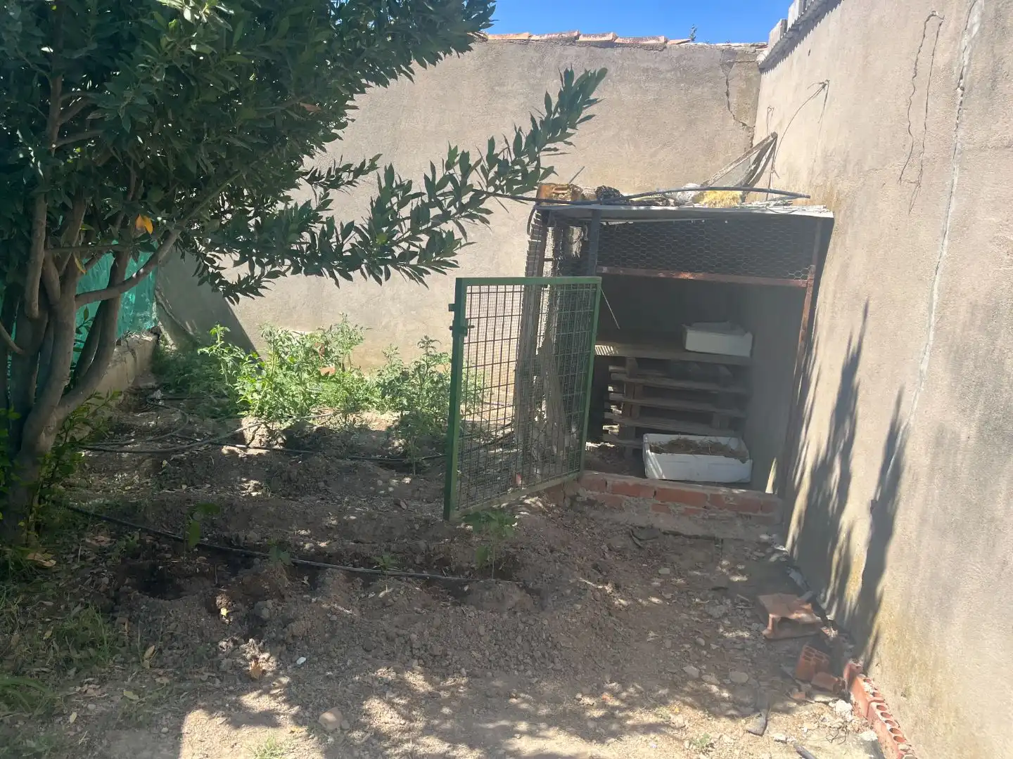Houses for sale in Estremera  with Air Conditioner, Heating and Private garden