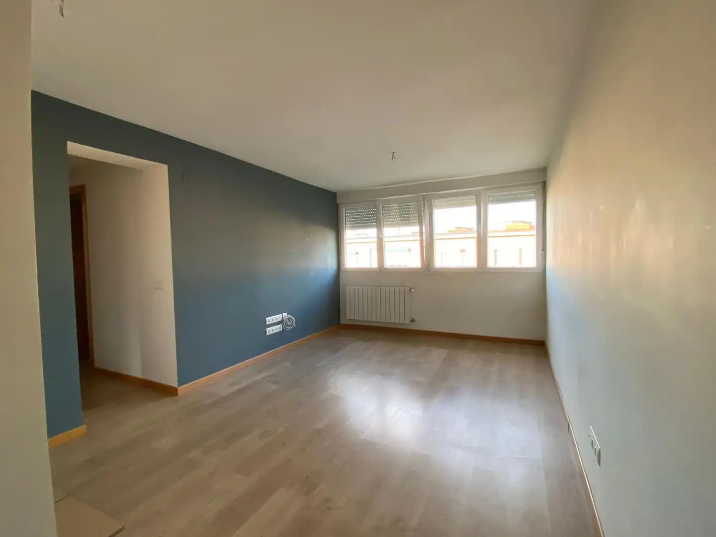 Pis en venda a Calle Pico de los Artilleros, 108, Vinateros Sala d'estar de Pis en venda en Madrid amb Calefacció i Videoporter