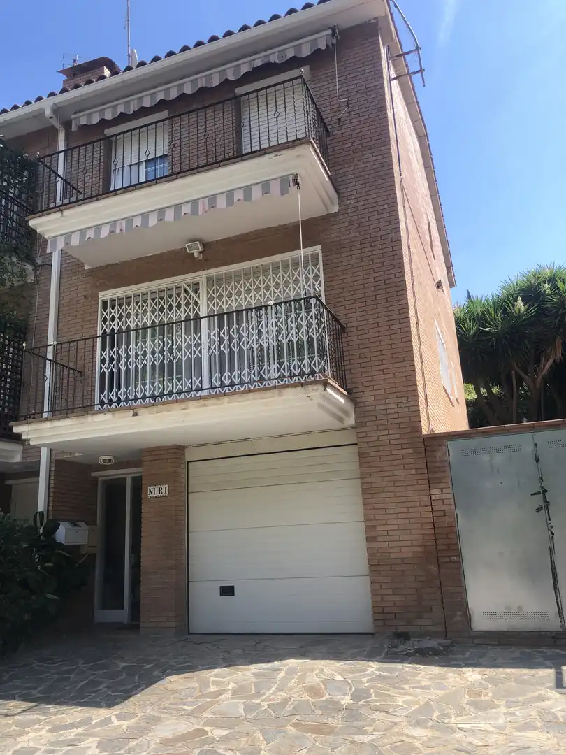 Houses for rent in Urbanització Garraf Dos, 33, Les Botigues de Sitges Balcony of Houses for rent in Sitges with Air Conditioner, Terrace and Swimming Pool