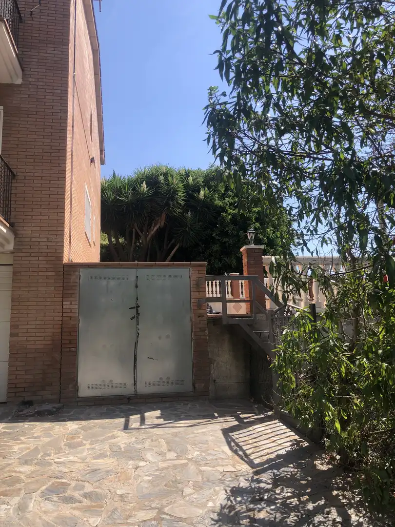 Houses for rent in Urbanització Garraf Dos, 33, Les Botigues de Sitges Exterior view of Houses for rent in Sitges with Air Conditioner, Terrace and Swimming Pool
