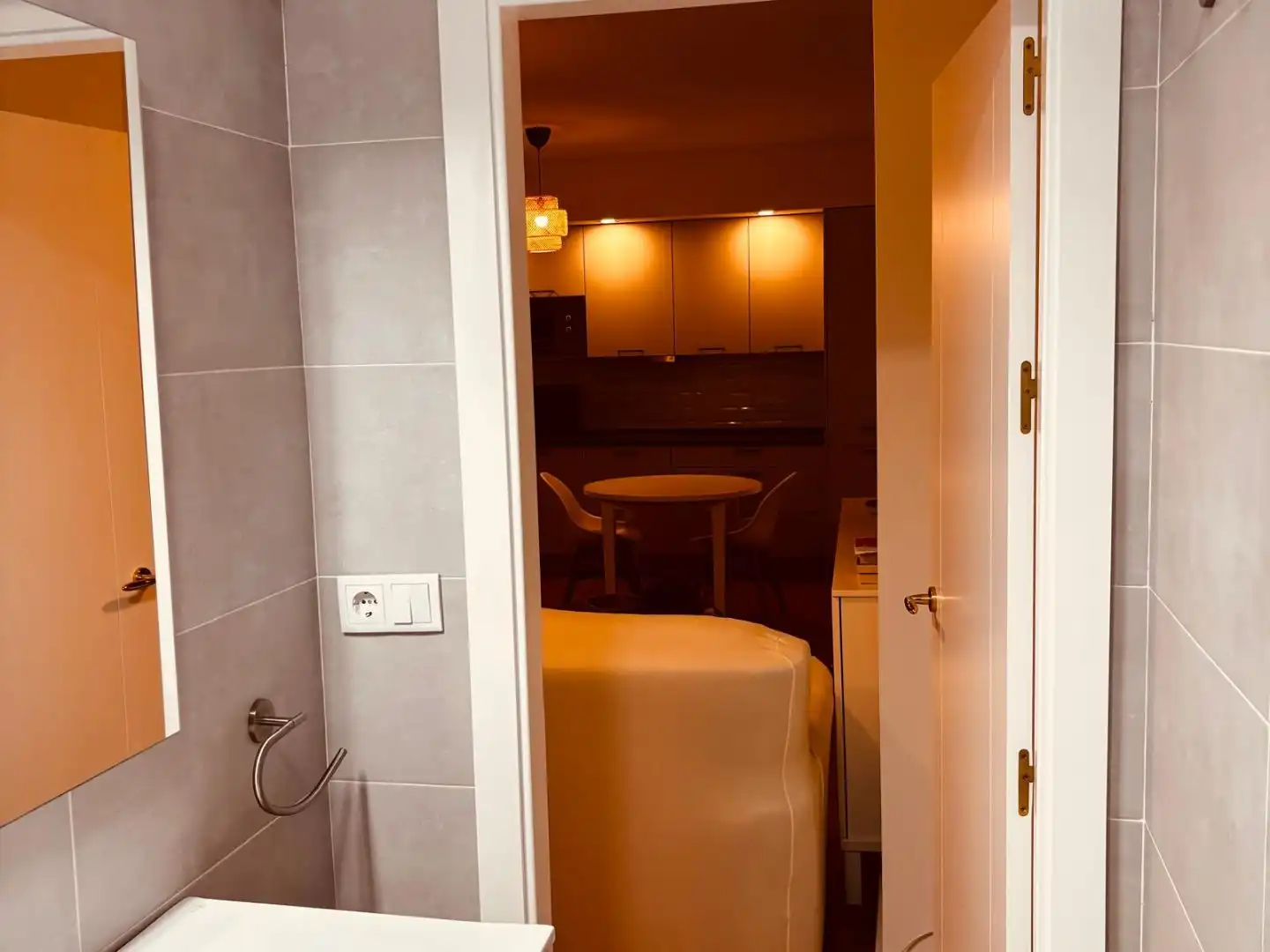 Pis de lloguer a Calle Vírgenes, 26, San Bartolomé Bany de Pis de lloguer en Sevilla amb Aire condicionat, Calefacció i Parquet