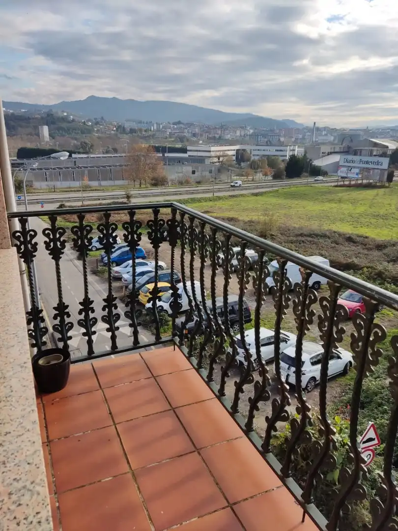 Terraza de Piso de alquiler en Pontevedra Capital  con Calefacción, Amueblado y Horno