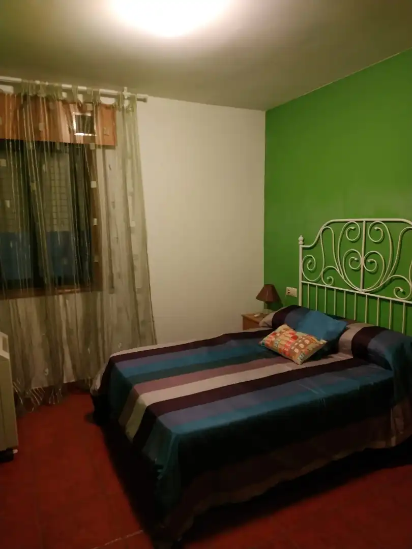 Habitación de Piso de alquiler en Pontevedra Capital  con Calefacción, Amueblado y Horno