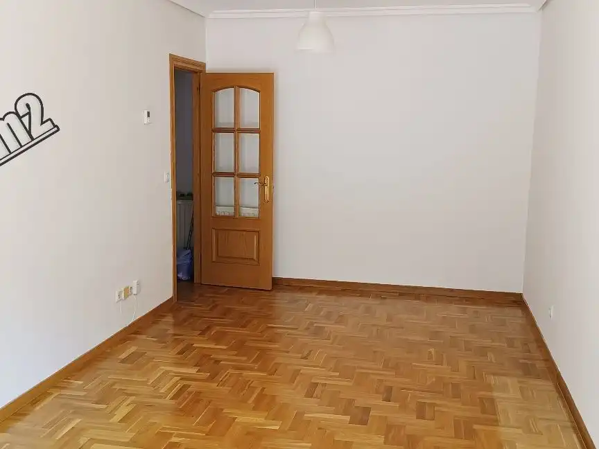 Bedroom of Flat for sale in Oviedo   with Heating, Parquet flooring and Terrace