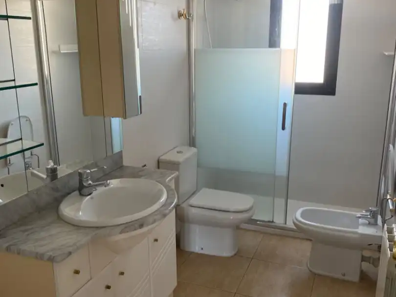 Bathroom of Flat for rent in  Palma de Mallorca  with Air Conditioner and Terrace