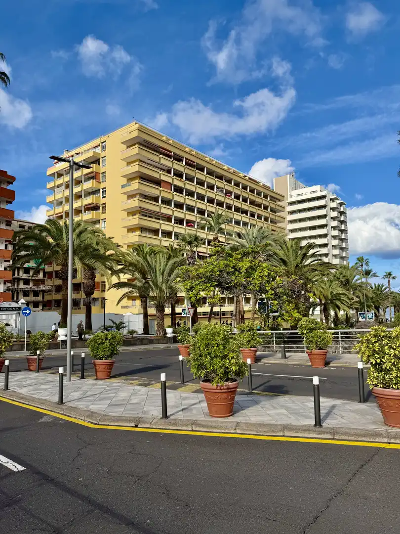 Außenansicht von Wohnung zum Verkauf in Puerto de la Cruz mit Terrasse, Schwimmbad und Möbliert