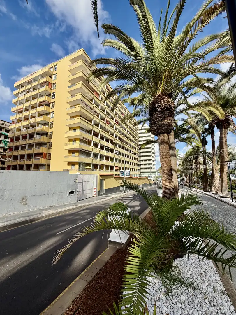 Außenansicht von Wohnung zum Verkauf in Puerto de la Cruz mit Terrasse, Schwimmbad und Möbliert