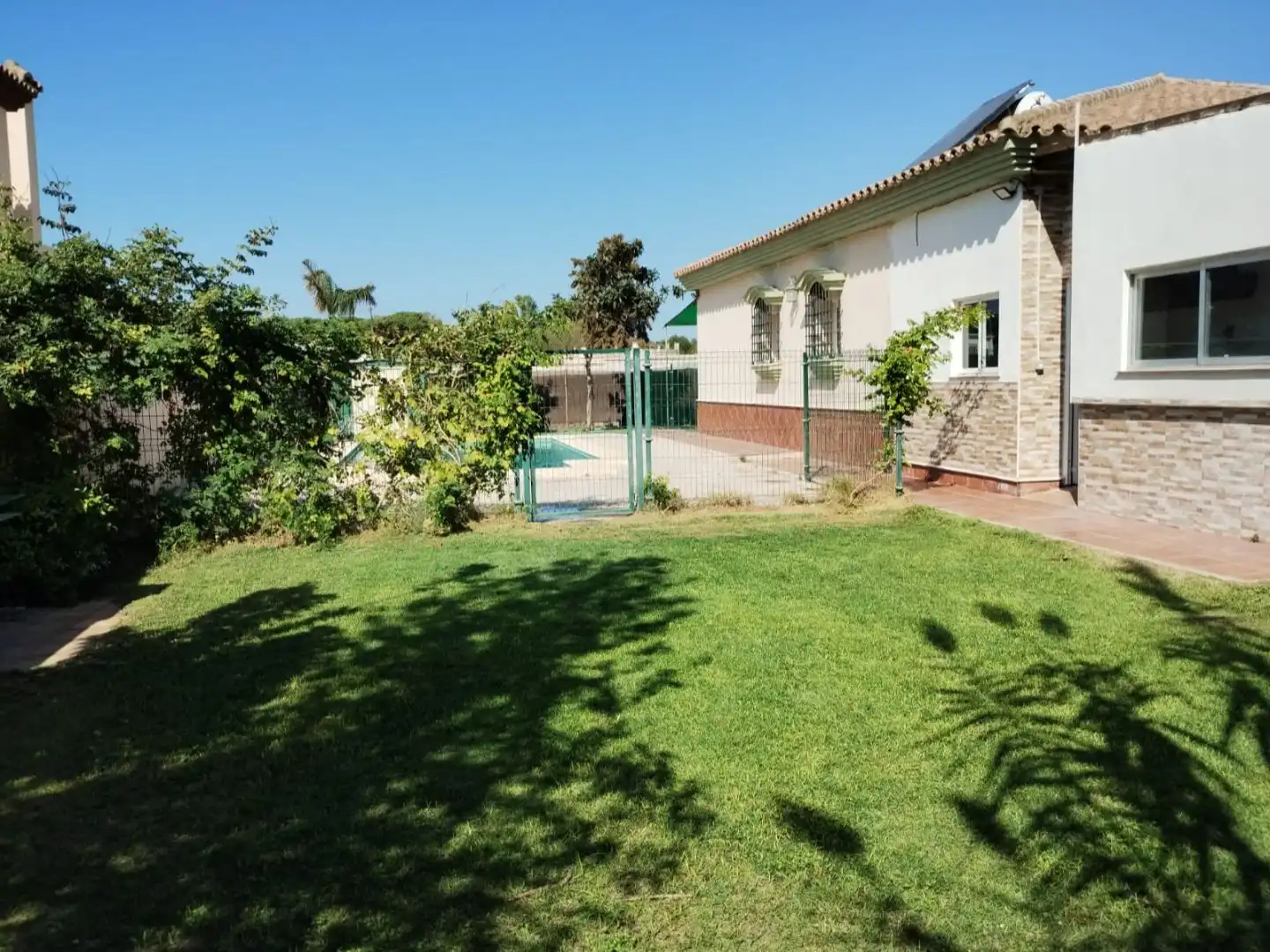 Garden of Country homes for sale in El Puerto de Santa María  with Swimming Pool