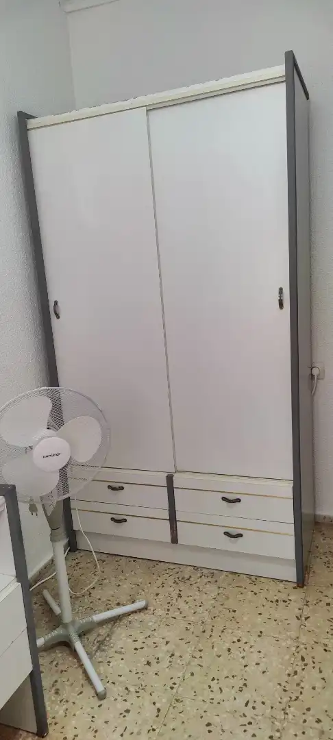 Habitación en Calle Doctor Gómez Aguado, 3, Fátima - Levante Vista exterior de Piso para compartir en Córdoba con Aire acondicionado, Calefacción y Amueblado