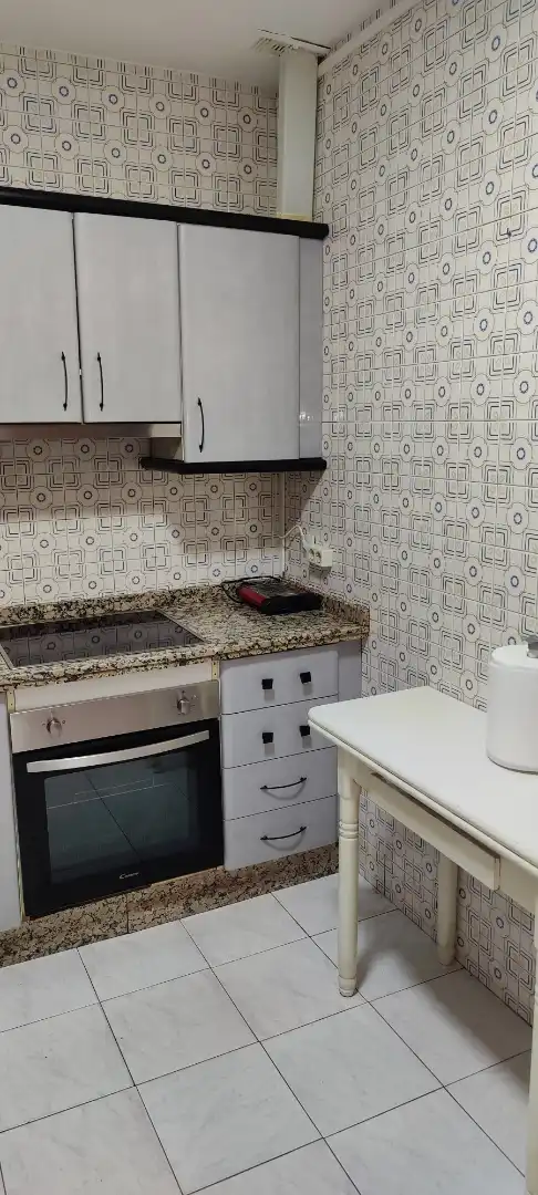 Habitación en Calle Doctor Gómez Aguado, 3, Fátima - Levante Cocina de Piso para compartir en Córdoba con Aire acondicionado, Calefacción y Amueblado