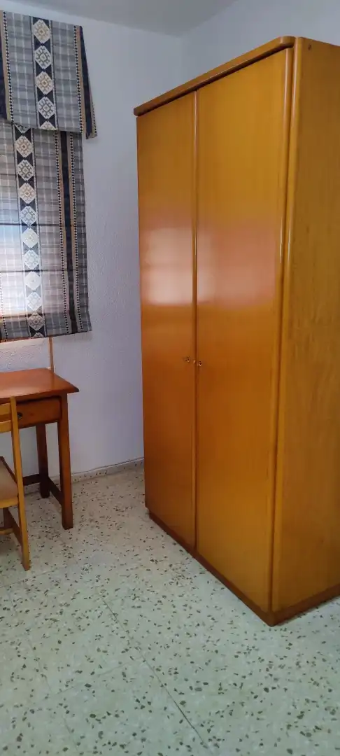 Habitación en Calle Doctor Gómez Aguado, 3, Fátima - Levante Habitación de Piso para compartir en Córdoba con Aire acondicionado, Calefacción y Amueblado