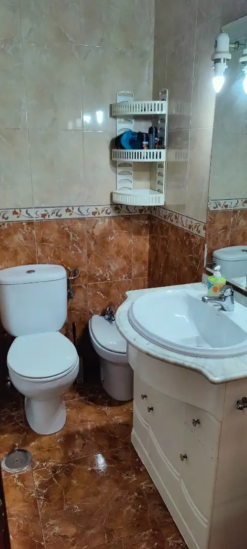 Habitación en Calle Doctor Gómez Aguado, 3, Fátima - Levante Baño de Piso para compartir en Córdoba con Aire acondicionado, Calefacción y Amueblado