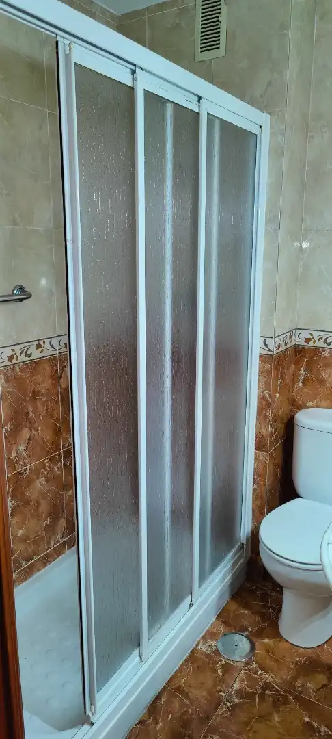 Habitación en Calle Doctor Gómez Aguado, 3, Fátima - Levante Terraza de Piso para compartir en Córdoba con Aire acondicionado, Calefacción y Amueblado