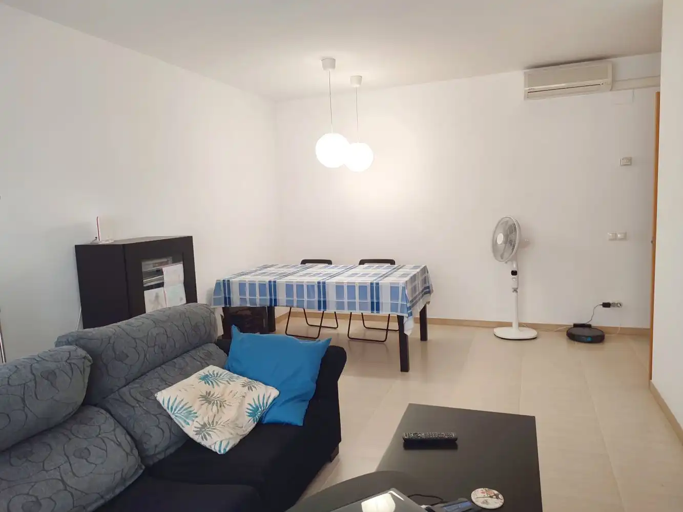 Pis en venda a Camí del Tomoví, 7, Centre Sala d'estar de Pis en venda en El Vendrell amb Aire condicionat, Calefacció i Aparcament comunitari