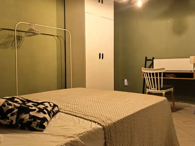 Piso de alquiler en Avenida de Barcelona, 41, Los Castillejos - La Trinidad Habitación de Piso de alquiler en Málaga con Terraza y Amueblado