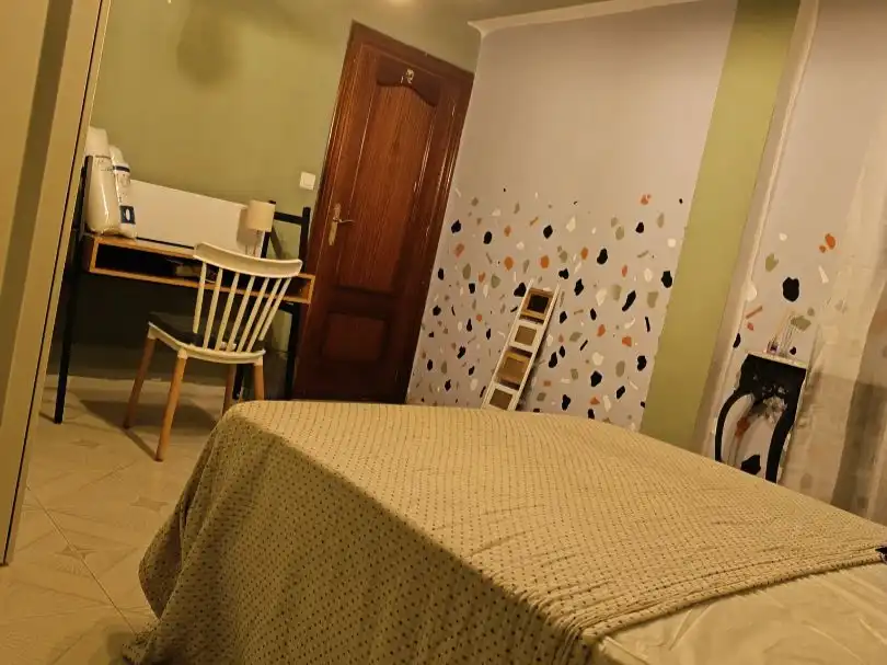 Piso de alquiler en Avenida de Barcelona, 41, Los Castillejos - La Trinidad Habitación de Piso de alquiler en Málaga con Terraza y Amueblado